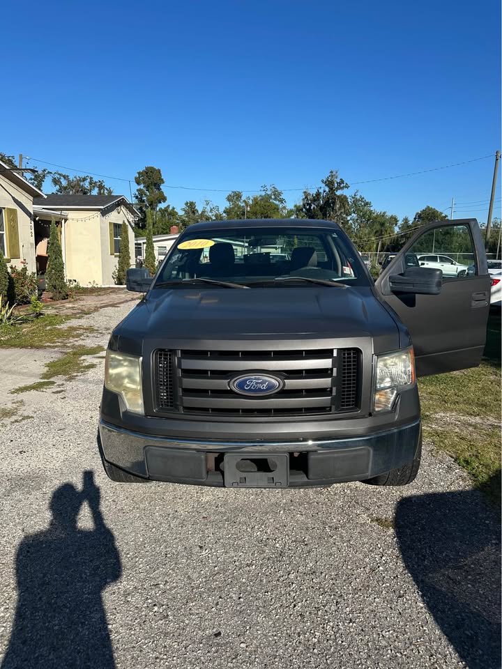 
								2010 Ford F150 Regular Cab – XL Pickup 2D 6 1/2 ft full									