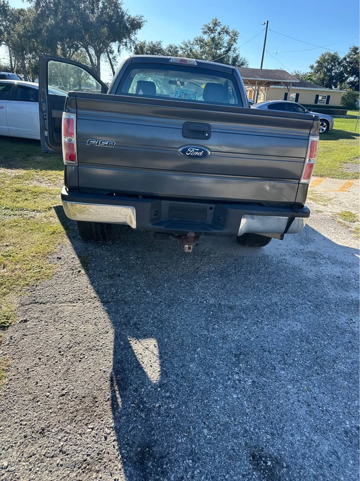 
								2010 Ford F150 Regular Cab – XL Pickup 2D 6 1/2 ft full									