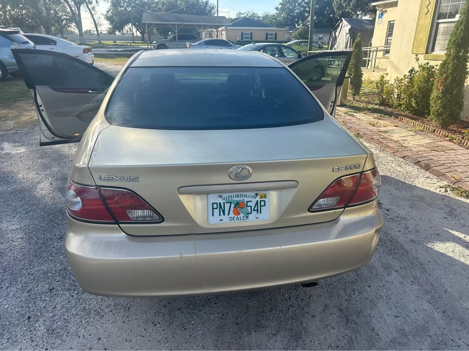 
								2003 Lexus ES – ES 300 Sedan 4D full									