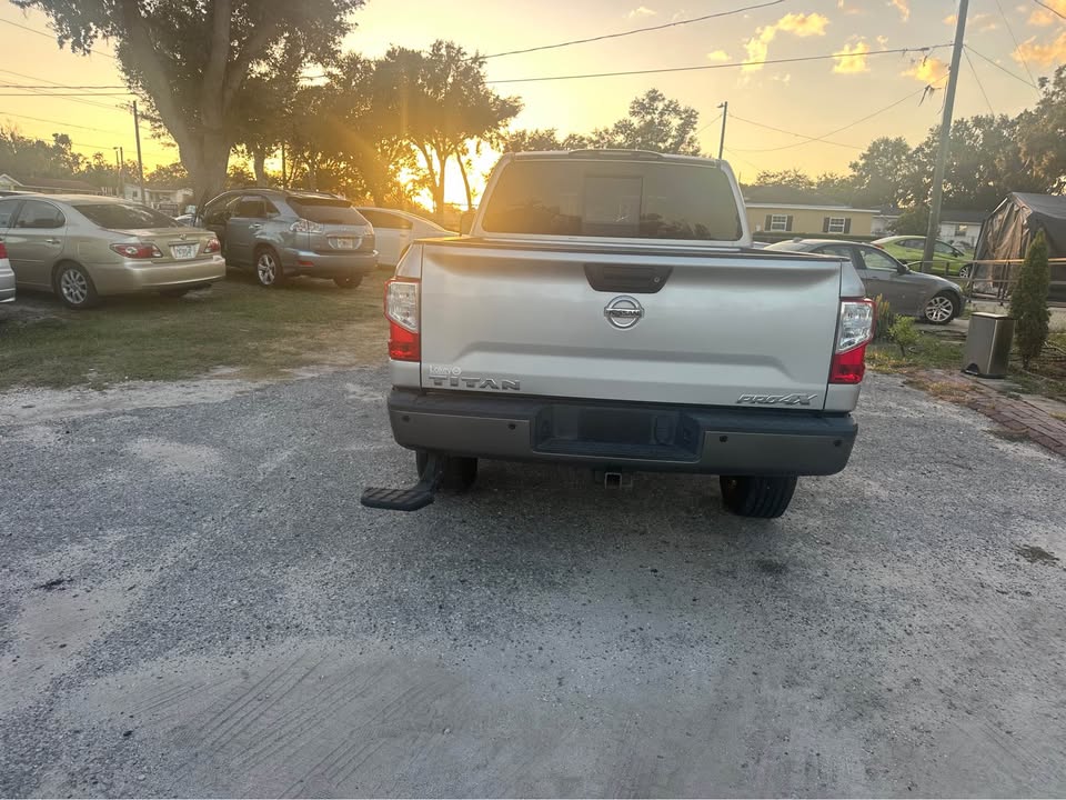 
								2017 Nissan titan xd king cab full									