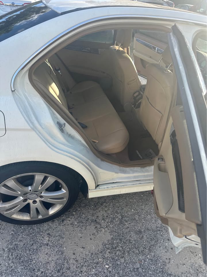 
								2008 Mercedes-Benz 300 CE full									