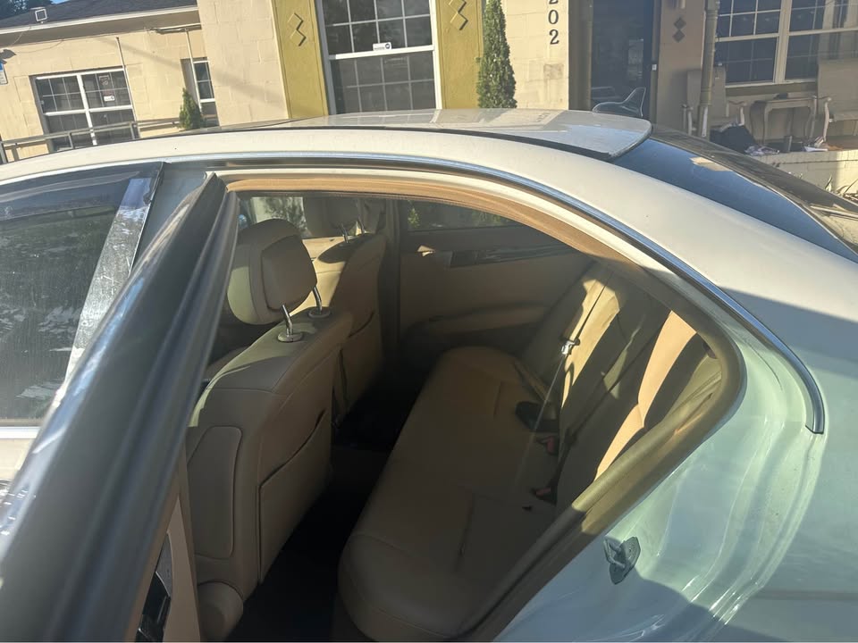 
								2008 Mercedes-Benz 300 CE full									