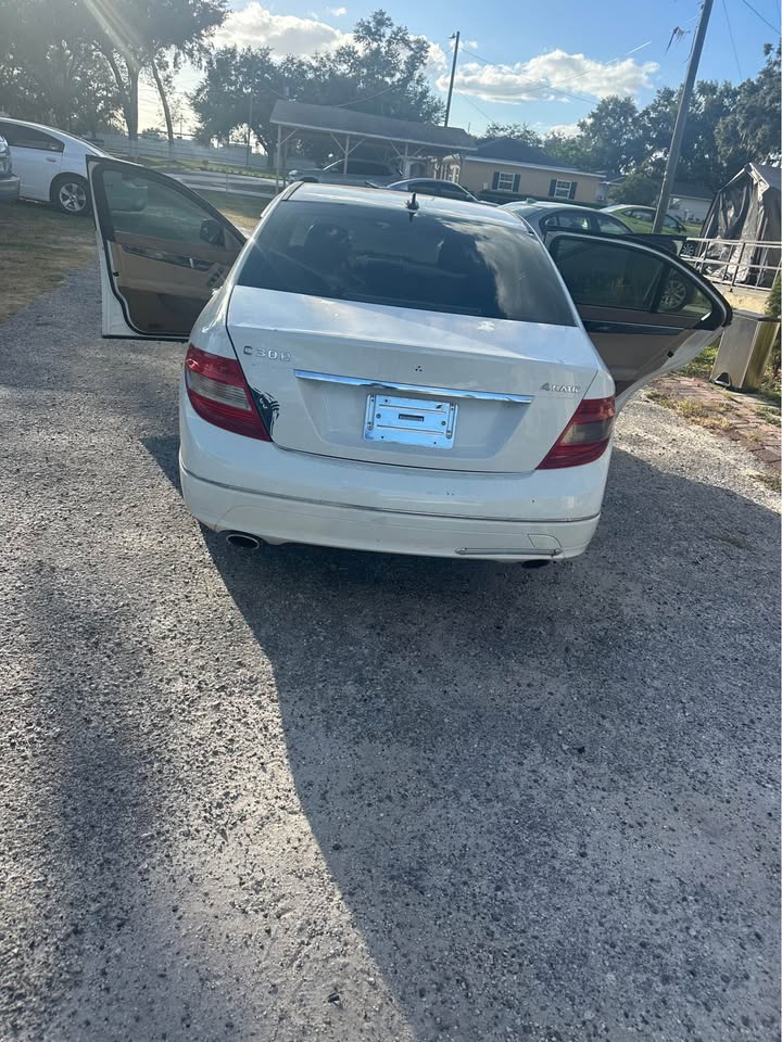 
								2008 Mercedes-Benz 300 CE full									